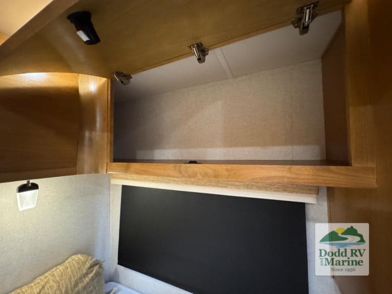 Pre-Owned 2019 Tiffin Wayfarer 24TW - photo - 26