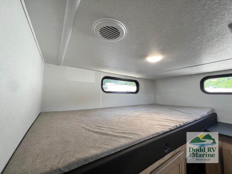 New 2027 Forest River CHEROKEE GREY WOLF 29TE - photo - 9