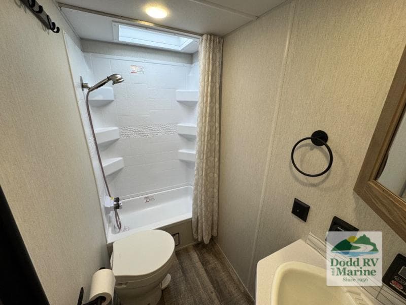 Pre-Owned 2024 Forest River CAMPSITE RESERVE 23LM - photo - 15