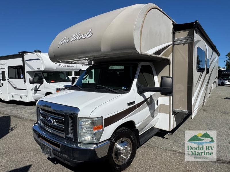 Pre-Owned 2016 Thor Four Winds 31W - photo - 39