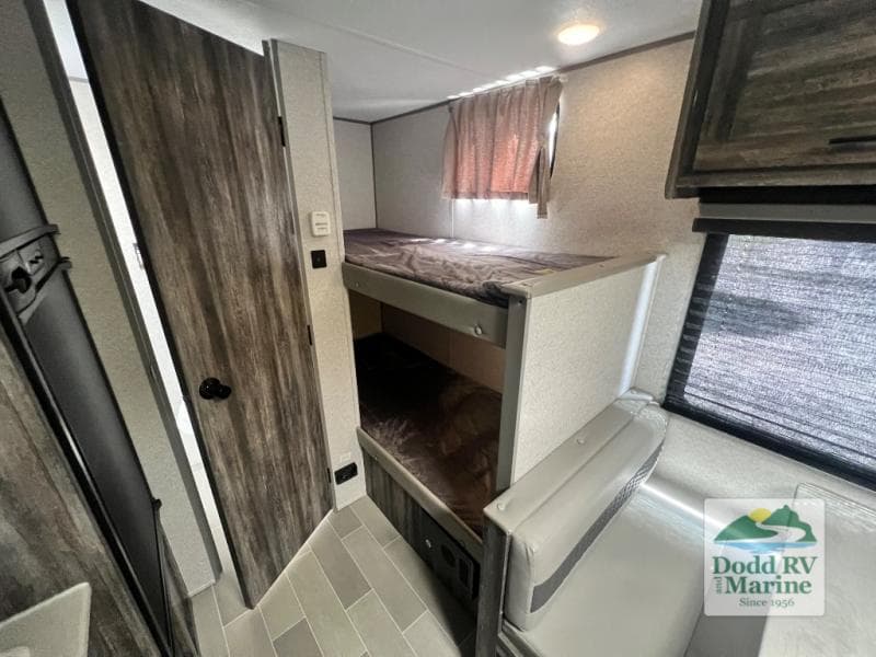 Pre-Owned 2021 Forest River WILDWOOD 177BHX - photo - 6