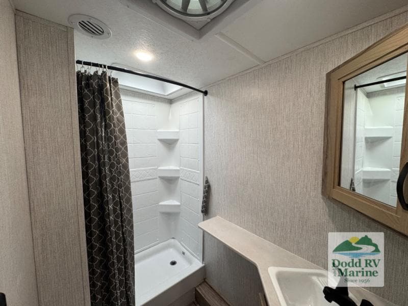 Pre-Owned 2023 Palomino SOLAIRE 243BHS - photo - 24
