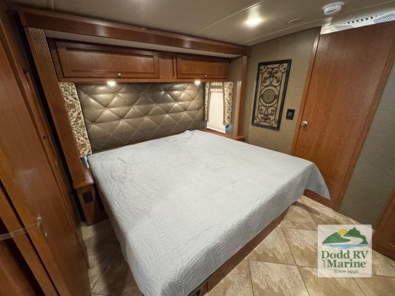 Pre-Owned 2018 Winnebago FORZA 38F - photo - 21