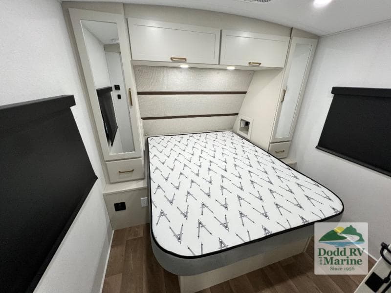 Pre-Owned 2027 Grand Design IMAGINE 2600RB - photo - 35