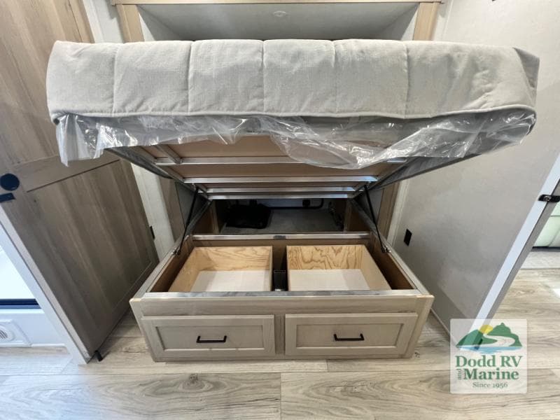 New 2026 Forest River ROCKWOOD MINI LITE 2523MBR - photo - 33