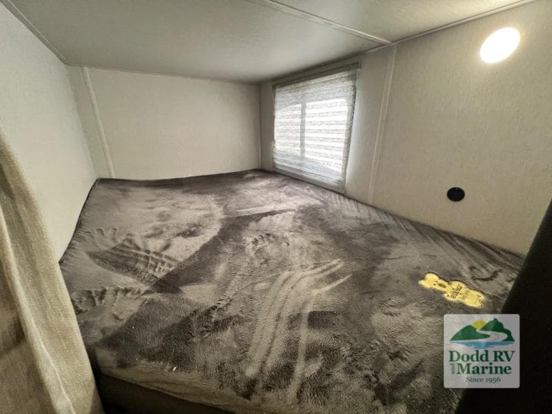 Pre-Owned 2024 Forest River, Inc. CHEROKEE GREY WOLF 26DBH - photo - 11