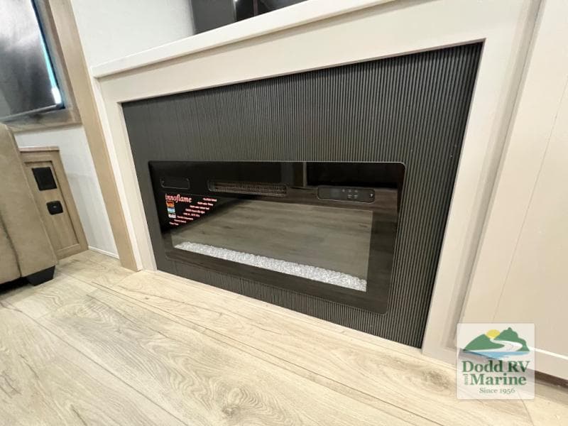 New 2027 Forest River ROCKWOOD SIGNATURE 401SFB - photo - 27