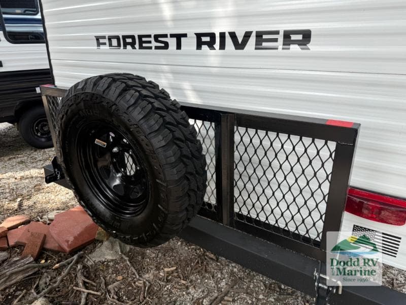 New 2027 Forest River CHEROKEE WOLF PUP 16BHSW-95 - photo - 31