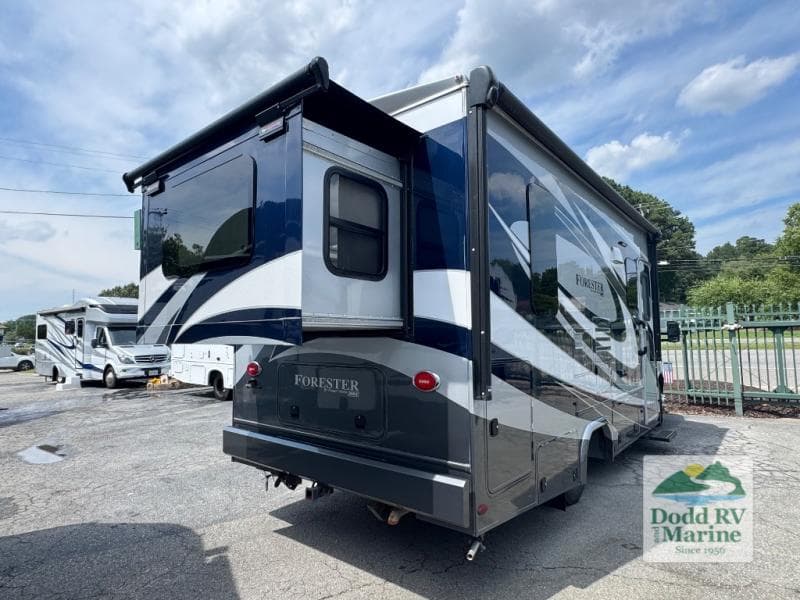 Pre-Owned 2017 Forest River FORESTER 2401R - photo - 23