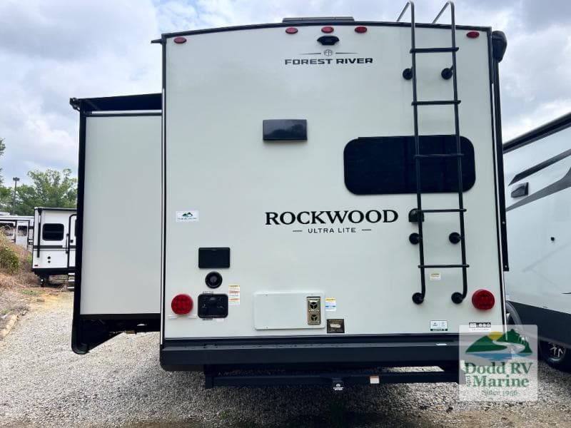 New 2027 Forest River ROCKWOOD ULTRA LITE 2711RK - photo - 51