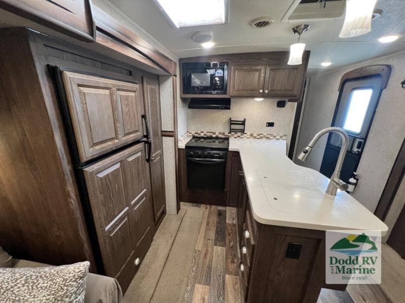 Pre-Owned 2016 Forest River, Inc. WINDJAMMER 3029W - photo - 12