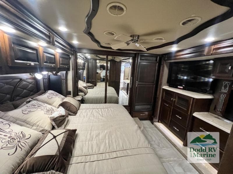 Pre-Owned 2017 Tiffin ALLEGRO BUS 37AP - photo - 31