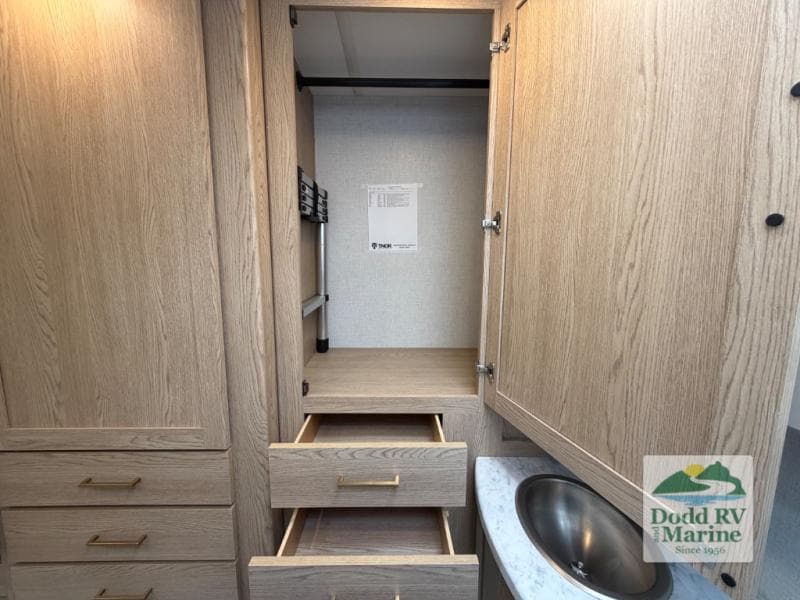 New 2026 Thor Motor Coach FOUR WINDS 24LT - photo - 46