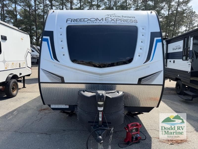 Pre-Owned 2023 Coachman Freedom Express 192RBS - photo - 27