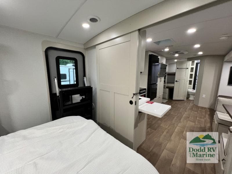 New 2027 Grand Design IMAGINE 2800BH - photo - 40