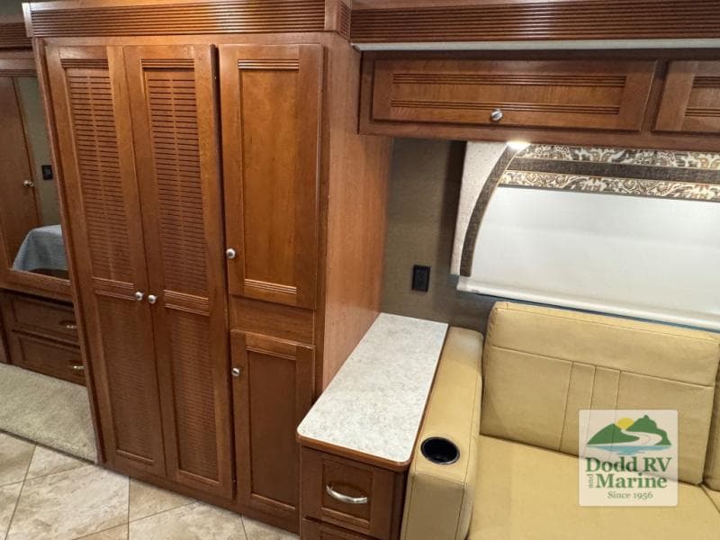 Pre-Owned 2018 Winnebago FORZA 38F - photo - 13