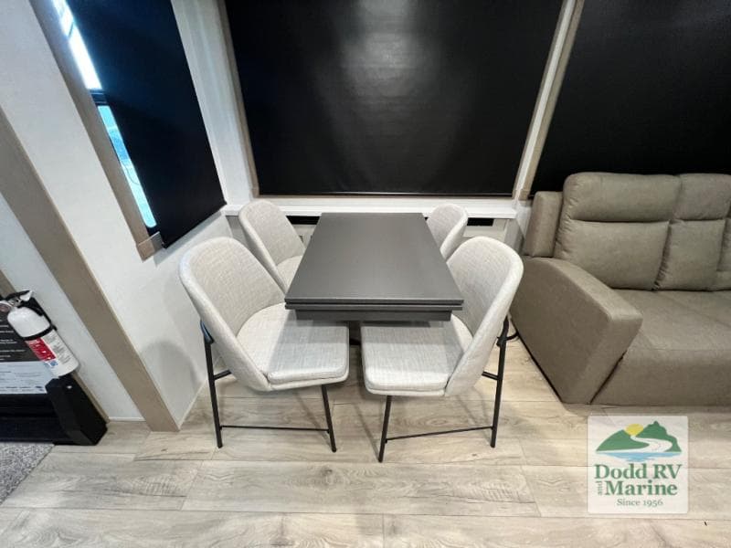 New 2027 Forest River ROCKWOOD SIGNATURE 401SFB - photo - 32