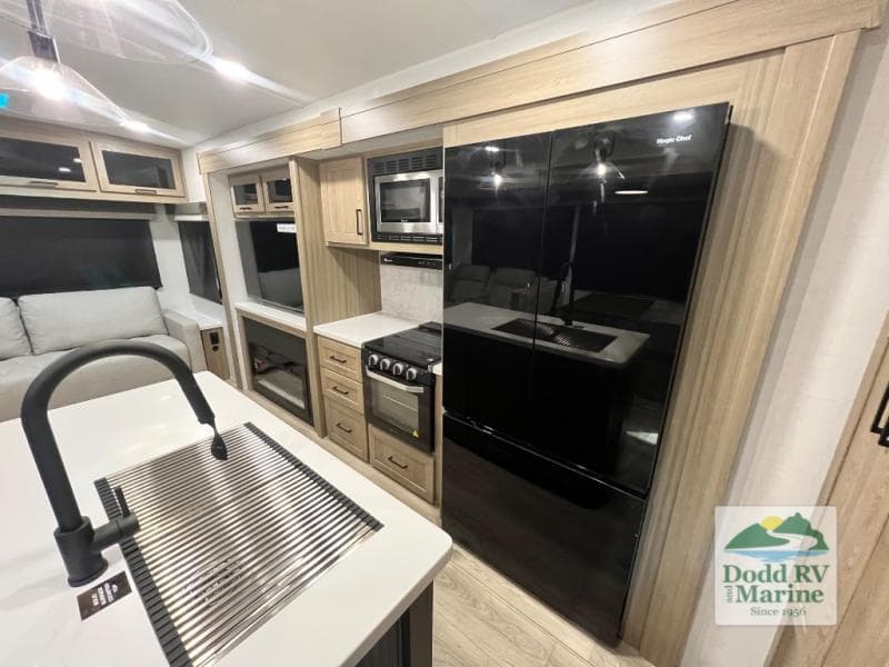 New 2027 Forest River ROCKWOOD ULTRA LITE RLT2916RL - photo - 9