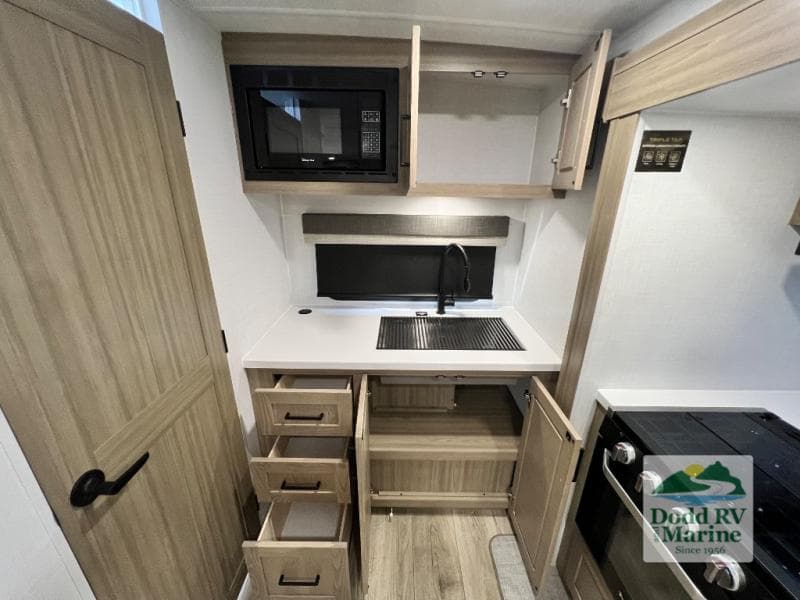 New 2027 Forest River ROCKWOOD MINI LITE 2522FB - photo - 26