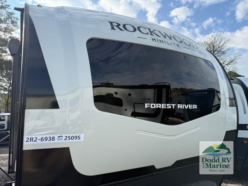 New 2026 Forest River ROCKWOOD MINI LITE 2509S - photo - 39