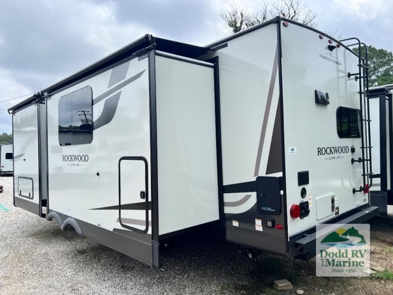 2027 Forest River ROCKWOOD ULTRA LITE 2711RK Photo in Yorktown VA 23692