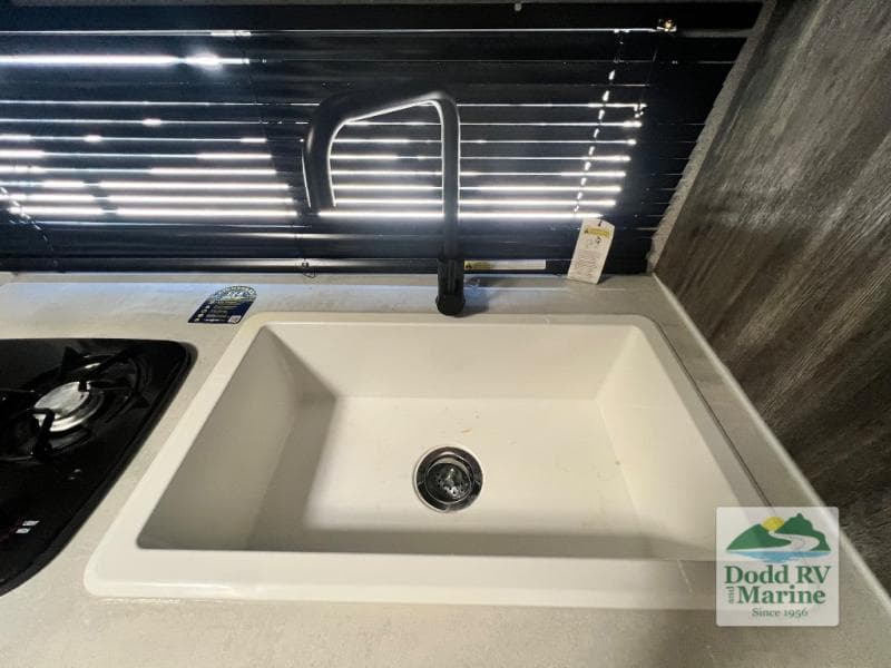 Pre-Owned 2021 Forest River WILDWOOD 177BHX - photo - 10
