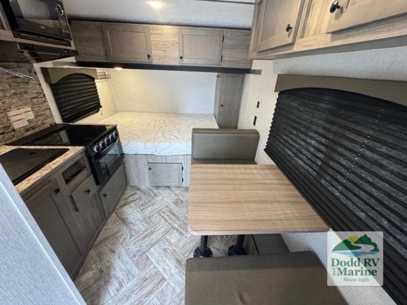 Pre-Owned 2024 Sunlite Sun LIte 16BH - photo - 7