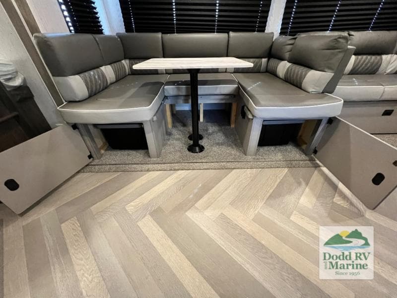 Pre-Owned 2022 Forest River WILDWOOD 26DBUD - photo - 12