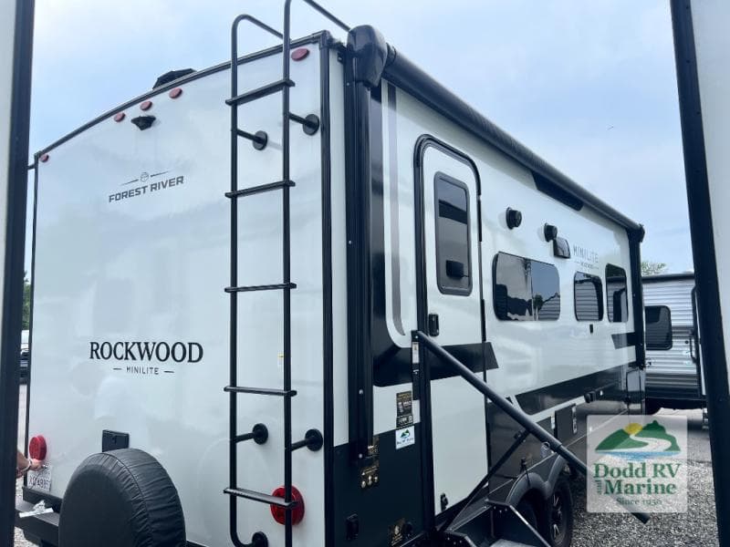 Pre-Owned 2026 Forest River MINI LITE 2205S - photo - 19