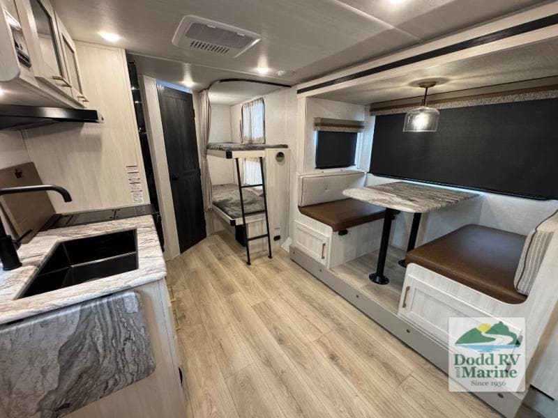 2024 Forest River SURVEYOR LEGEND 19BHLE Photo in Yorktown VA 23692