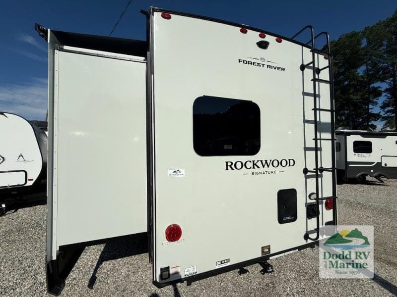 New 2027 Forest River ROCKWOOD SIGNATURE 8336BH - photo - 56