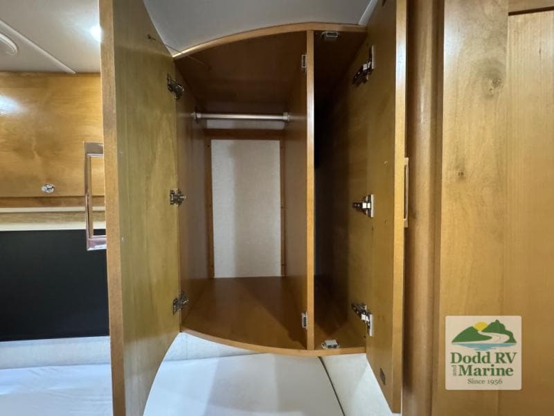 Pre-Owned 2019 Tiffin Wayfarer 24TW - photo - 25