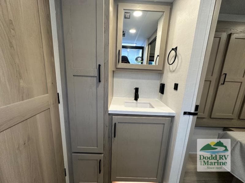 New 2026 Forest River ROCKWOOD MINI LITE 2515S - photo - 32