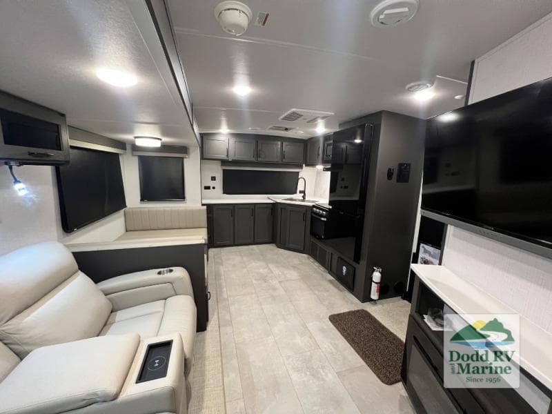 Pre-Owned 2025 Forest River ROCKWOOD 2608BS - photo - 5