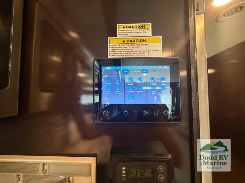 Pre-Owned 2019 Thor Motor Coach Challenger 37FH - photo - 8