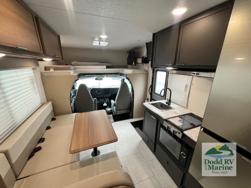 New 2027 Coachmen LEPRECHAUN 210QSS - photo - 5