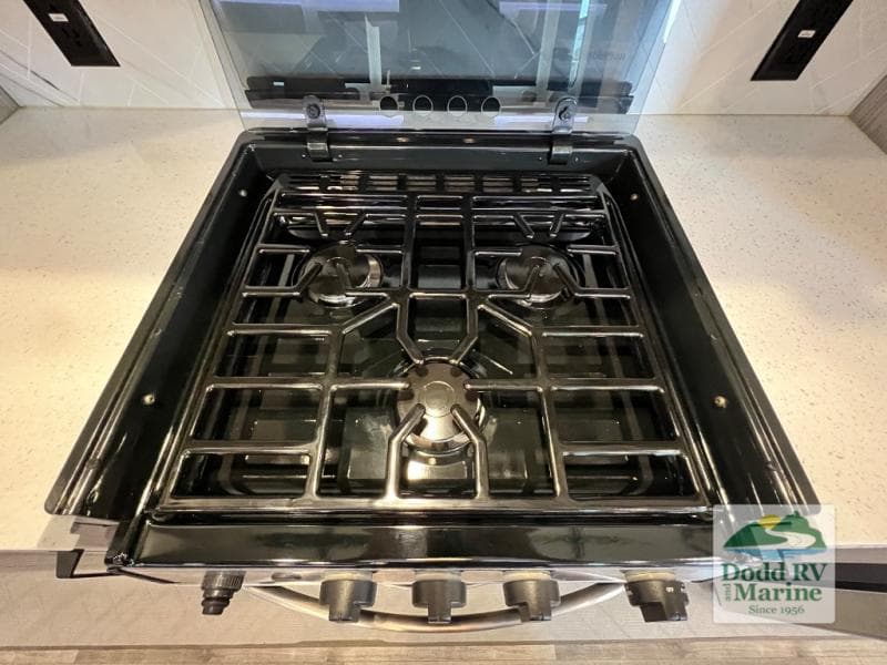 Pre-Owned 2022 Keystone MONTANA 331RL - photo - 16