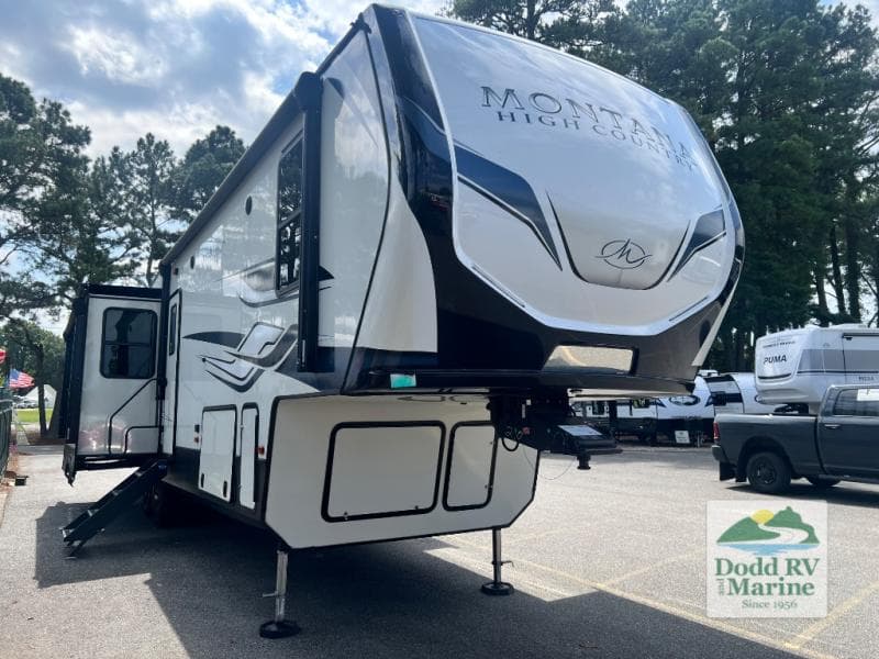 2022 Keystone MONTANA 331RL Photo in Yorktown VA 23692