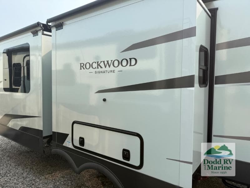 New 2026 Forest River ROCKWOOD SIGNATURE 8263MBR - photo - 44