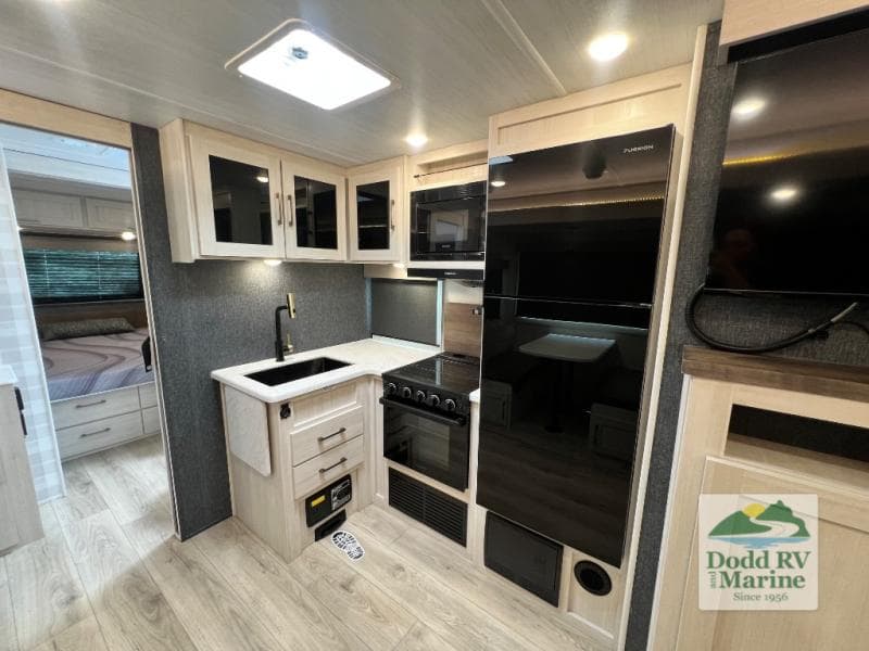 Pre-Owned 2026 Forest River, Inc. Surveyor Legend 303BHLE - photo - 20