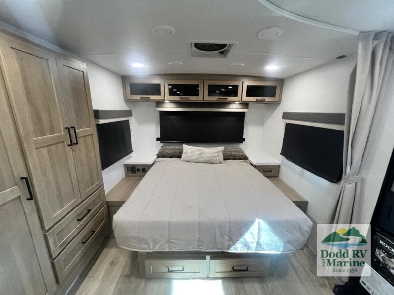 New 2027 Forest River ROCKWOOD MINI LITE 2522FB - photo - 7