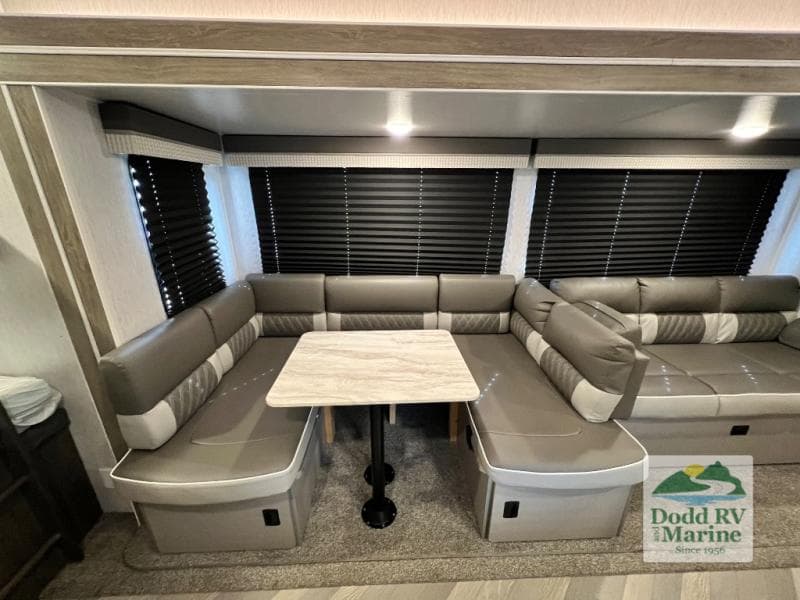 Pre-Owned 2022 Forest River WILDWOOD 26DBUD - photo - 11
