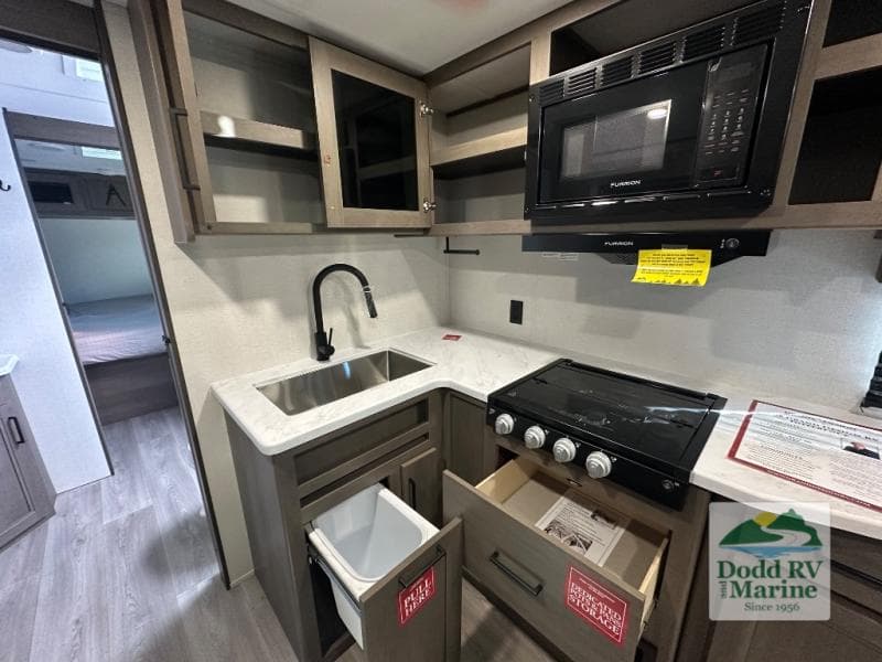 New 2026 Grand Design TRANSCEND 245RLT - photo - 9