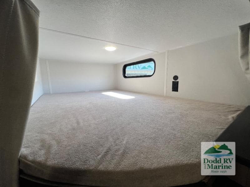 New 2027 Forest River CHEROKEE 26KF - photo - 15
