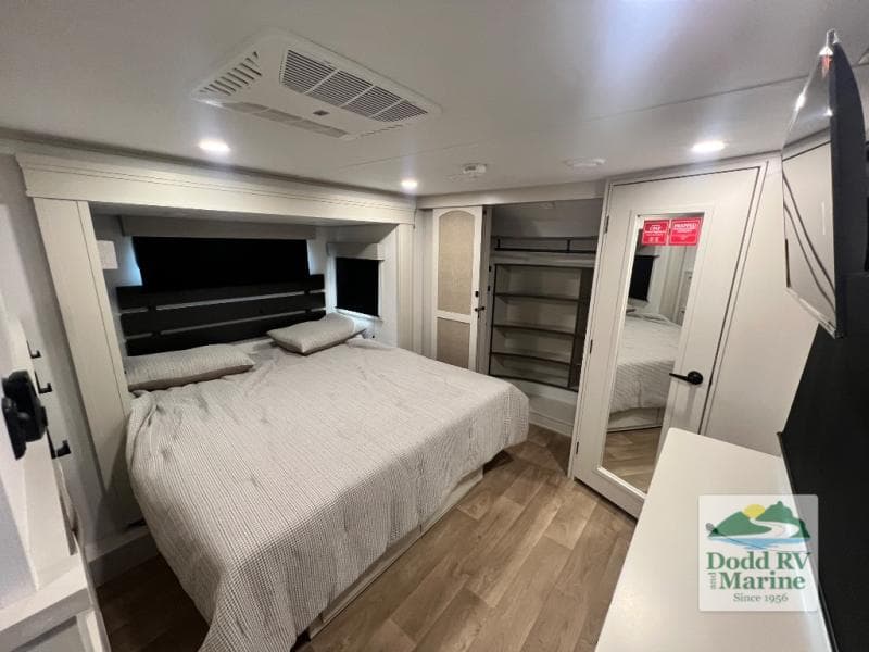New 2026 Grand Design SOLITUDE 310GK - photo - 34