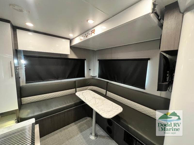 Pre-Owned 2024 Intech EXPEDITION OVR - photo - 13
