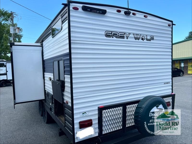 Pre-Owned 2024 Forest River, Inc. CHEROKEE GREY WOLF 26DBH - photo - 38