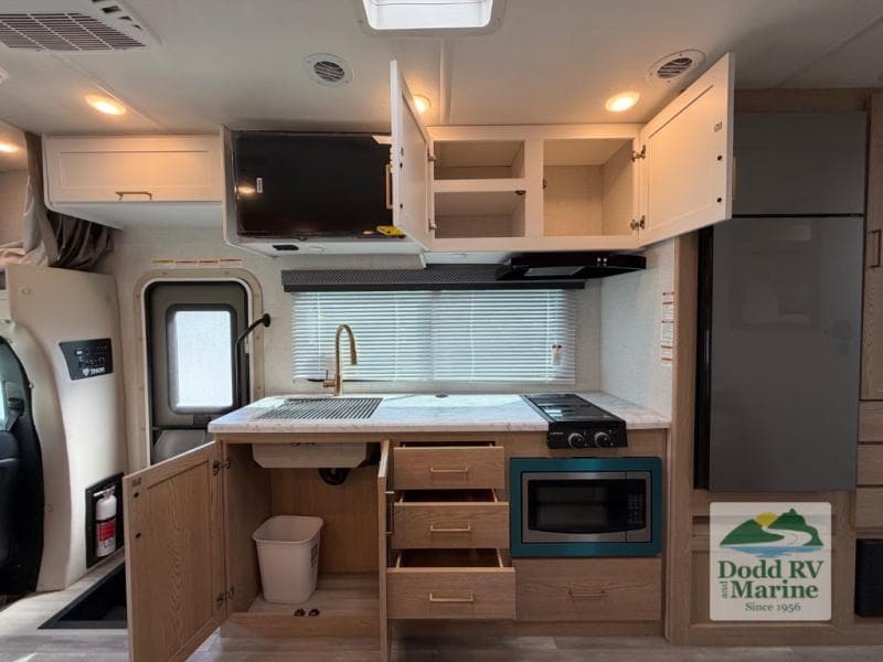 New 2026 Thor Motor Coach FOUR WINDS 24LT - photo - 17