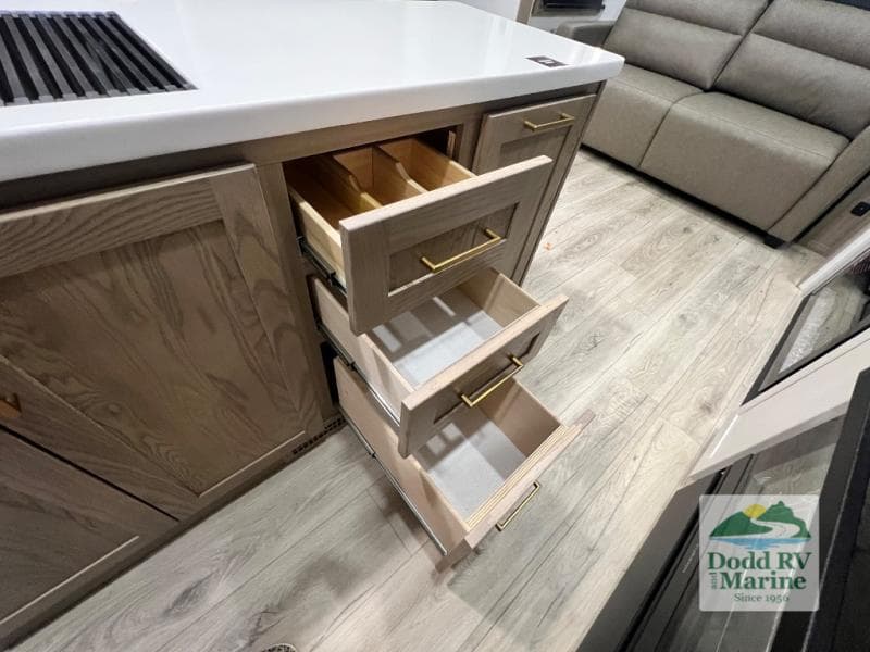 New 2027 Forest River ROCKWOOD SIGNATURE 401SFB - photo - 15