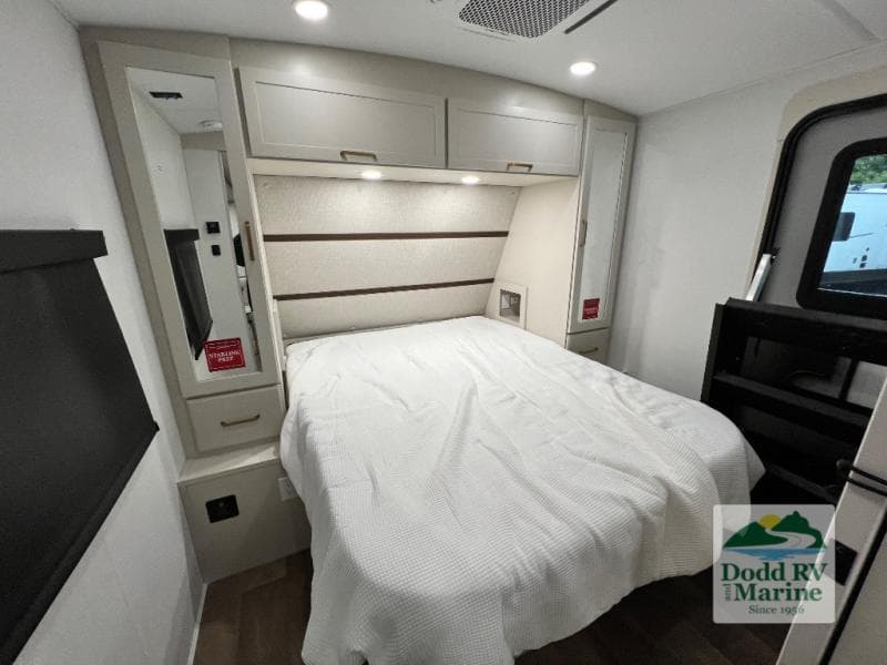 New 2027 Grand Design IMAGINE 2800BH - photo - 36